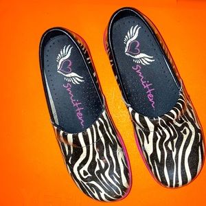 Smitten Slip Resistant Slide On Clogs/Mules great condition. Size 37,Zebra Print